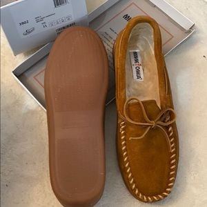 Men’s Minnetonka Slippers - BRAND NEW in box!!